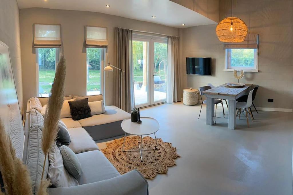 Stijlvol Huisje Met Veranda! Tuynloodz A Beers  Ngoại thất bức ảnh